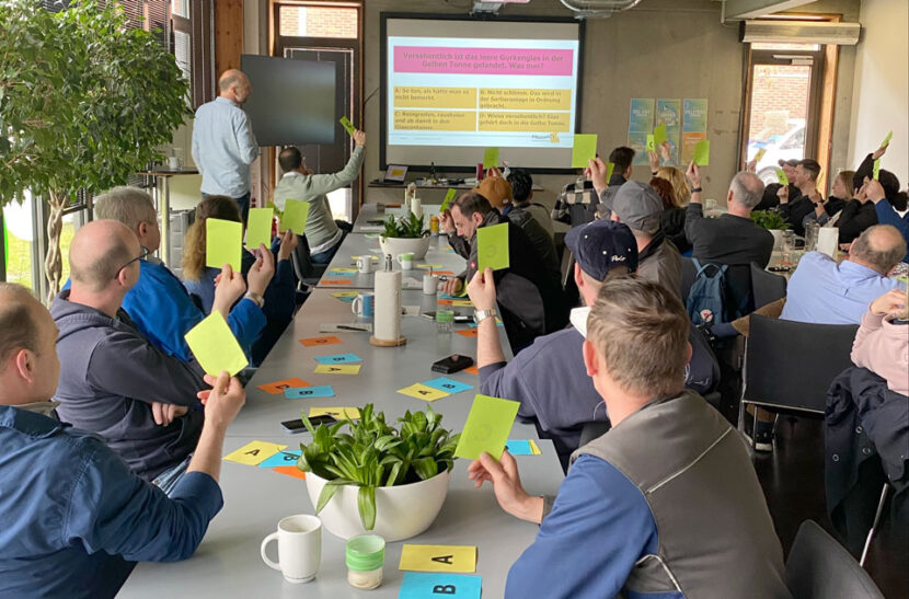 External expert Alex Subklew from the ‘Waste Separation Works’ initiative is running a quiz for the staff