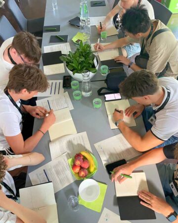 Pupils on the advanced maths course are working together on a practical project at Schulz & Sohn.